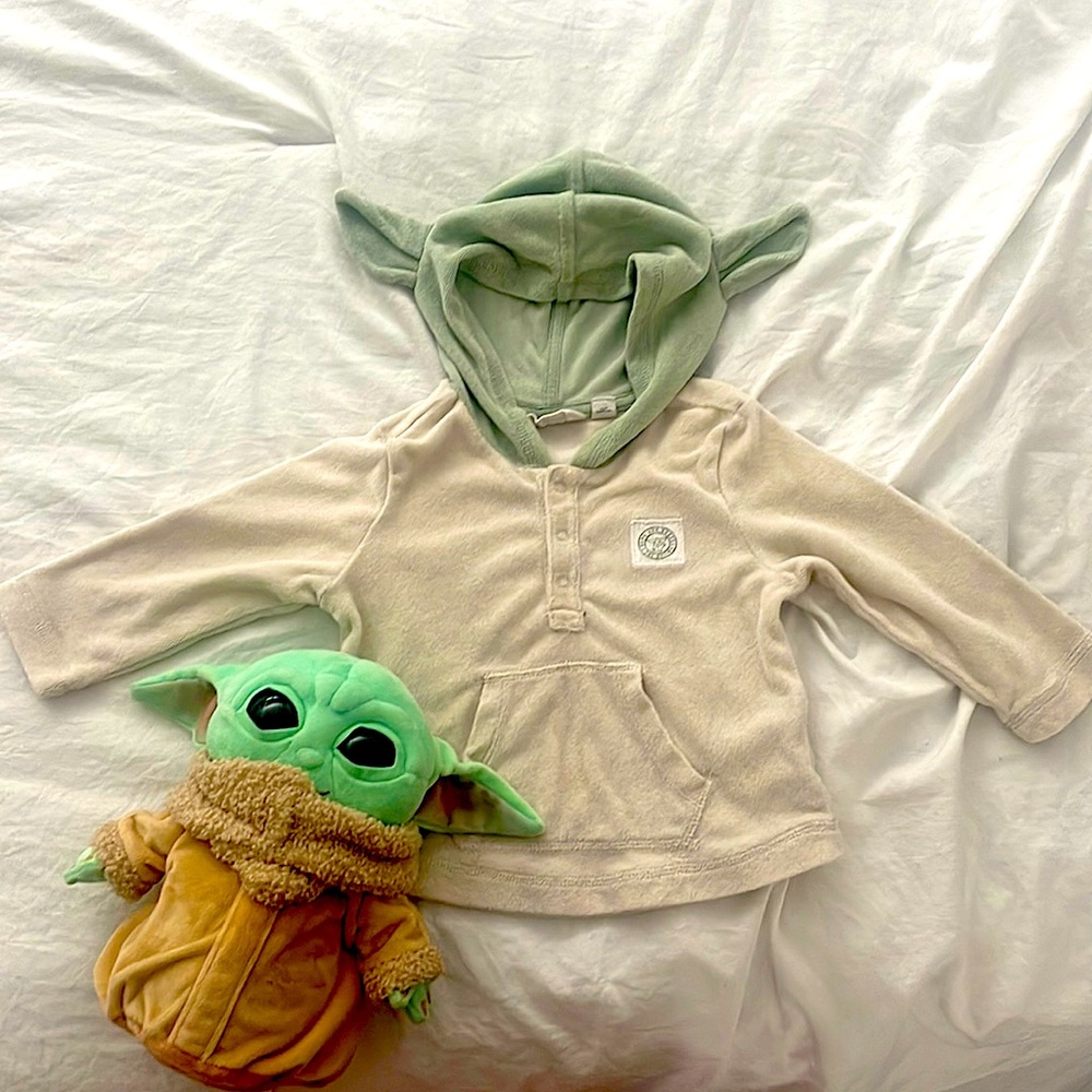 Baby Gap 2021 grogu / baby yoda swim cover up 12-18month. Worn once!